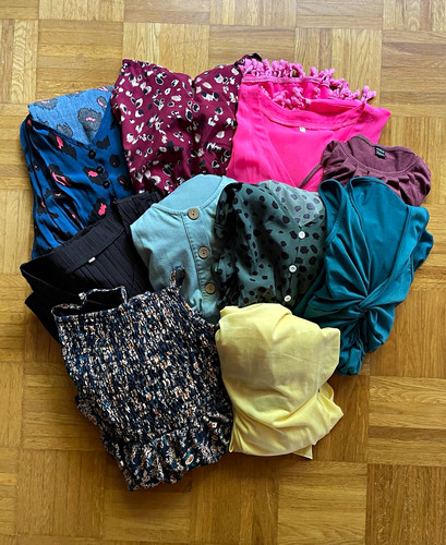 Damenbekleidungspaket - , 10